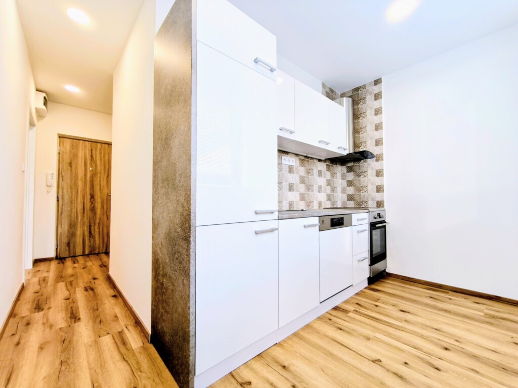 Byt 1+1 36 m², Frýdek-Místek — Makléř z hor