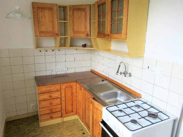 Byt 1+1, Slovenská — Makléř z hor