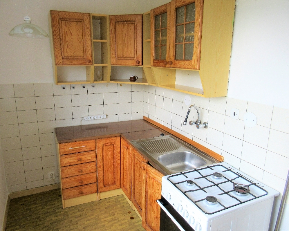 Byt 1+1, Slovenská — Makléř z hor