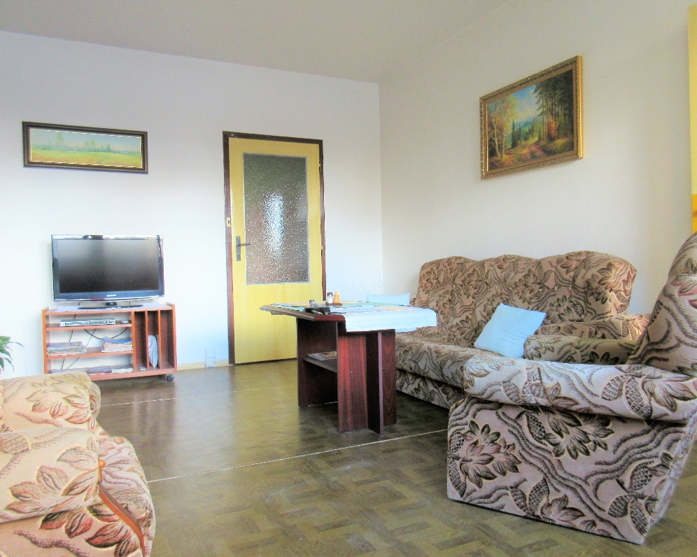 Byt 3+1, Novodvorská — Makléř z hor