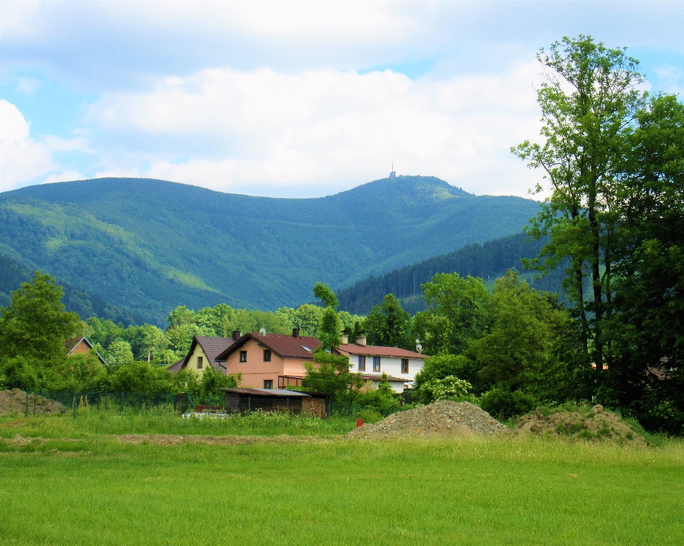 Pozemek — Makléř z hor