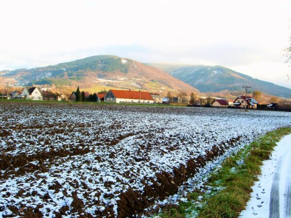 Pozemek — Makléř z hor