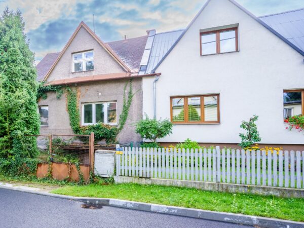 Rodinný dům, Některasovova — Makléř z hor