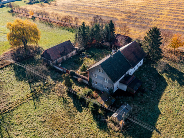 Rozlehlý stavební pozemek pro rodinné i bytové domy — Makléř z hor