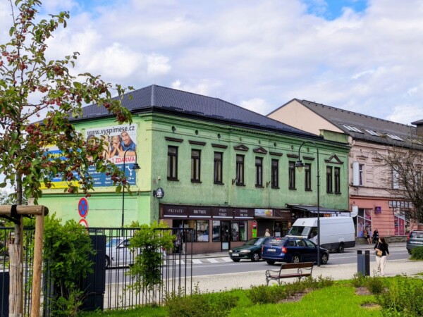 Komerční prostor, T. G. Masaryka — Makléř z hor