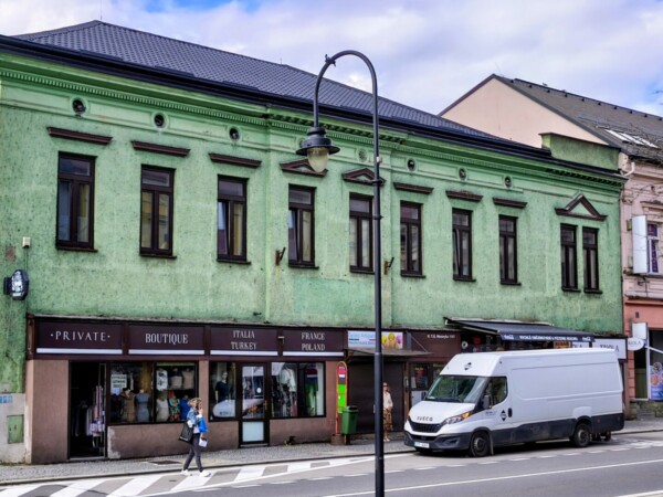 Komerční prostor, T. G. Masaryka — Makléř z hor