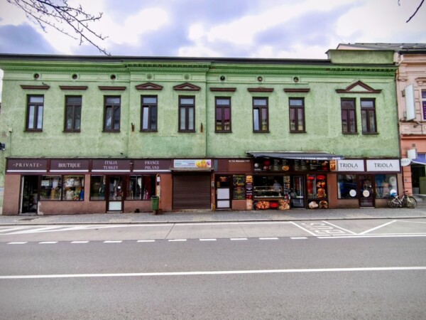Komerční prostor, T. G. Masaryka — Makléř z hor