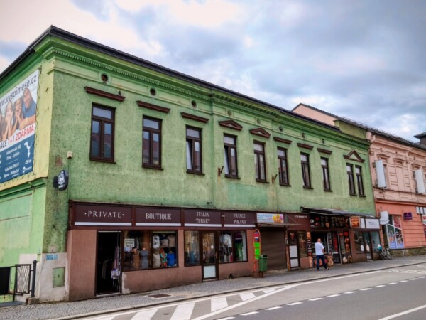 Komerční prostor, T. G. Masaryka — Makléř z hor